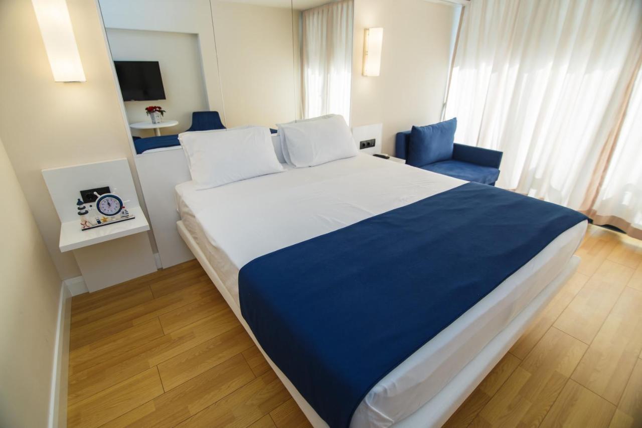 Premium Aparthotel With Sea View Batumi Exterior photo