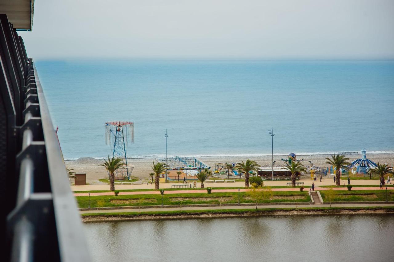 Premium Aparthotel With Sea View Batumi Exterior photo