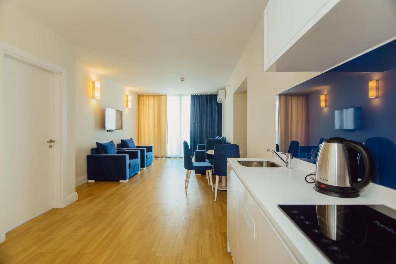 Premium Aparthotel With Sea View Batumi Exterior photo